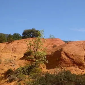 Appartement Perchée Dans Les Arbres Et Terrasse Ensoleillée, Robion