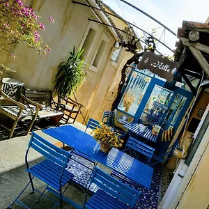 Gite Fa Mille Maison Bleu Bed & Breakfast